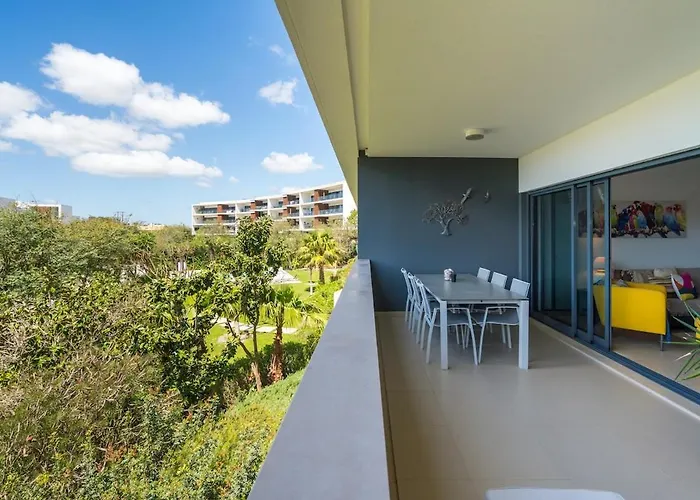 & Garden View * 라고스